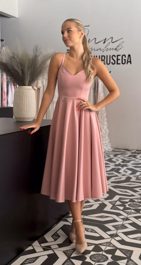 Roosa õlapaeltega midikleit1952