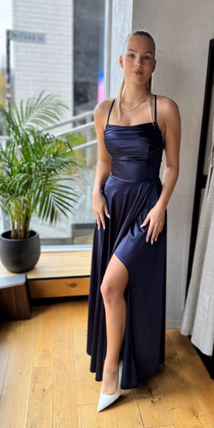 Tumesinine avatud seljaga satiinkleit 2069