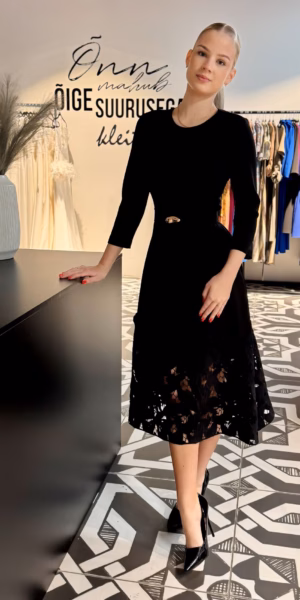 Must pitsilise äärega midikleit 2108