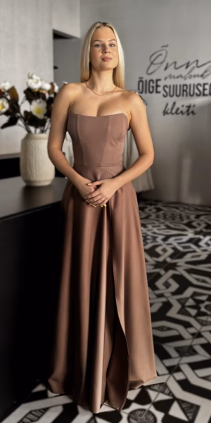 Helepruun maksipikkuses korsettkleit 2168